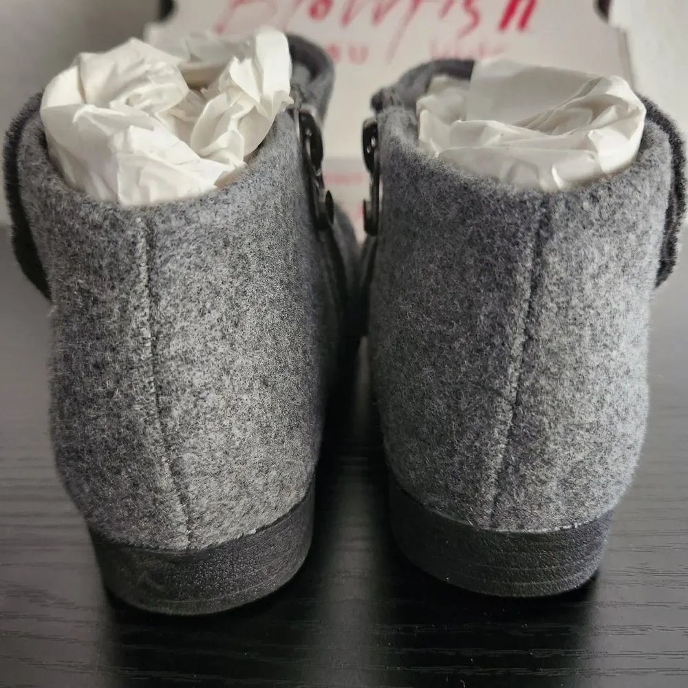 Blowfish Toddler Girls Stiggy-T Gray Flannel Button Zip Closure Booties Size 10